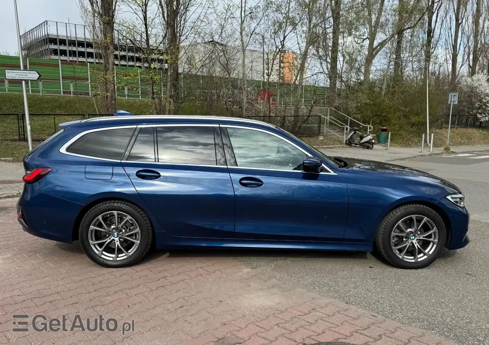 BMW Seria 3 320d Luxury Line sport