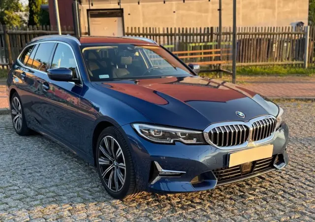 BMW Seria 3 320d Luxury Line sport