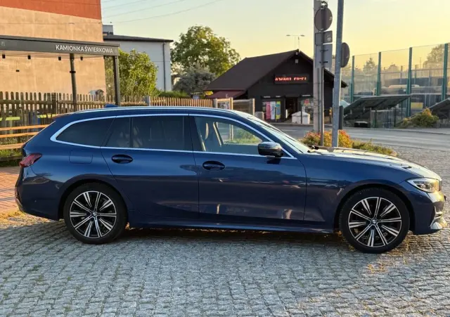 BMW Seria 3 320d Luxury Line sport