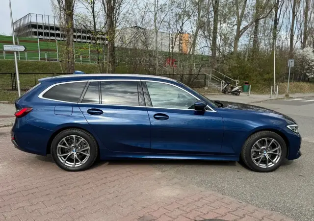 BMW Seria 3 320d Luxury Line sport