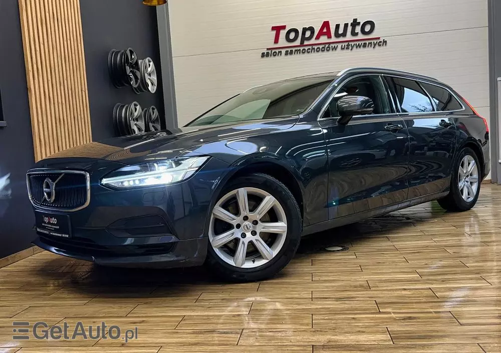 VOLVO V90 D4 Momentum Pro