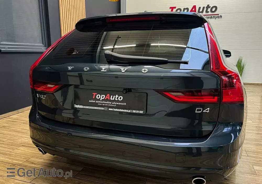 VOLVO V90 D4 Momentum Pro