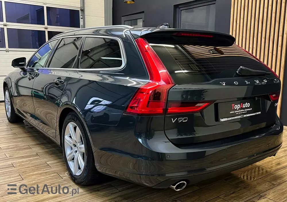 VOLVO V90 D4 Momentum Pro