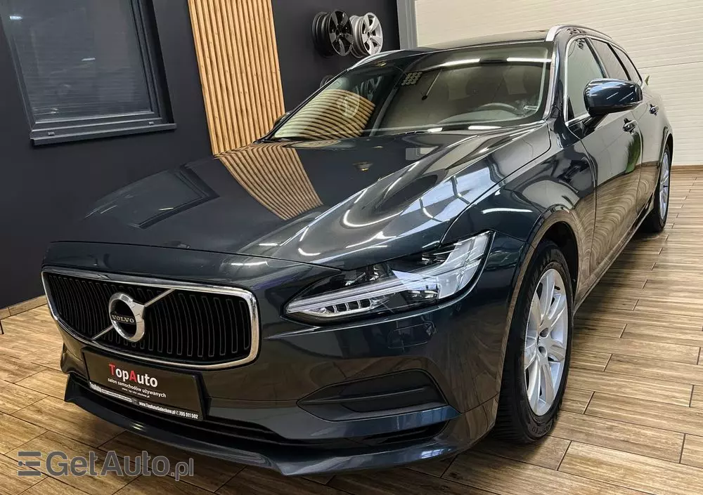 VOLVO V90 D4 Momentum Pro