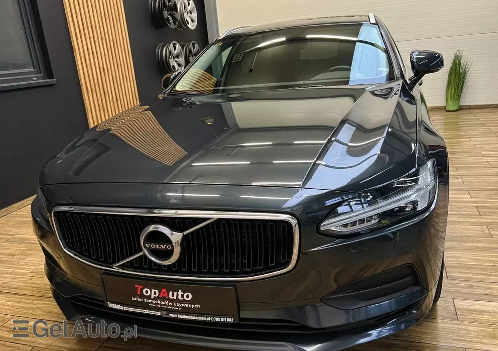 VOLVO V90 D4 Momentum Pro