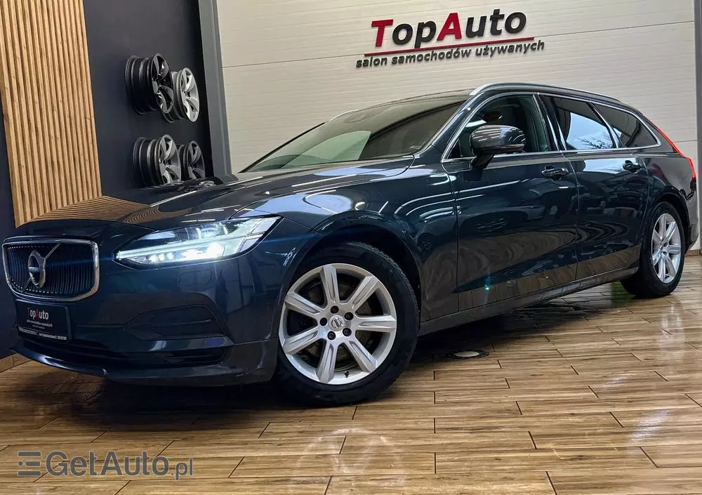 VOLVO V90 D4 Momentum Pro