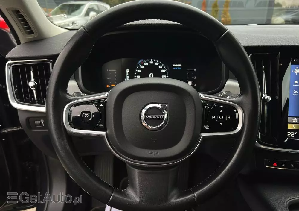 VOLVO V90 D4 Momentum Pro
