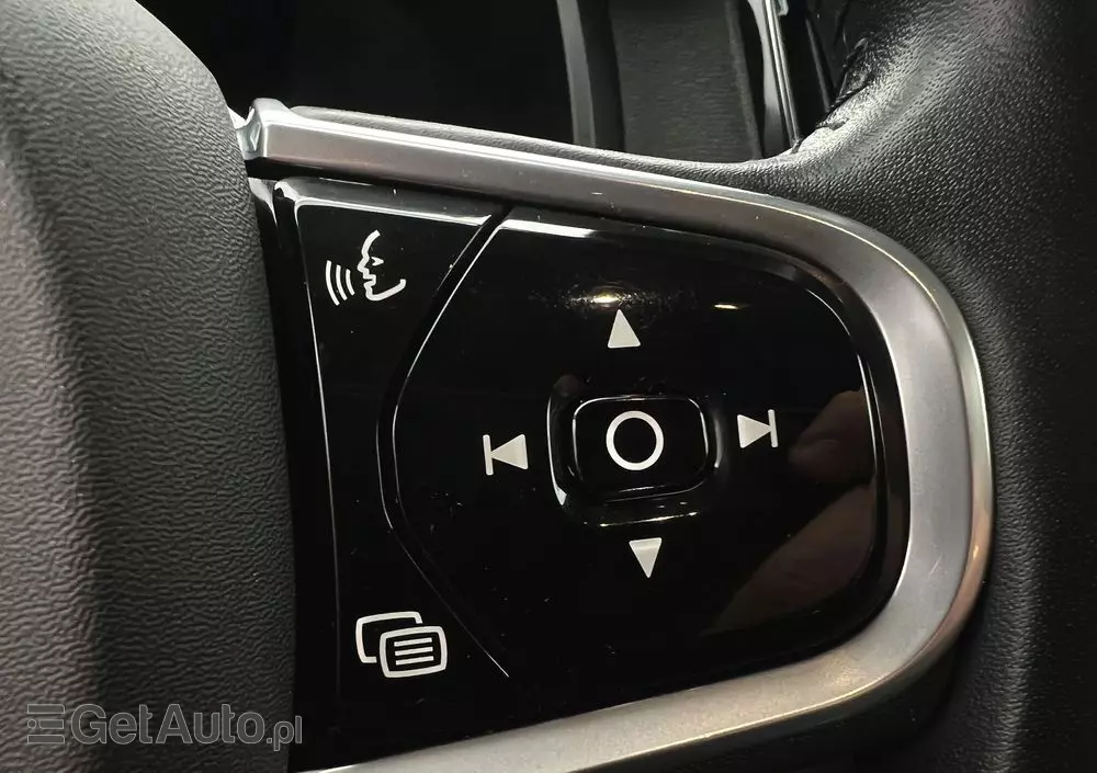 VOLVO V90 D4 Momentum Pro