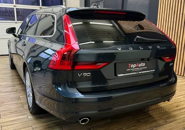 VOLVO V90 D4 Momentum Pro