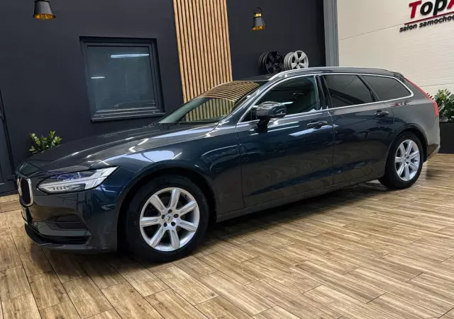 VOLVO V90 D4 Momentum Pro