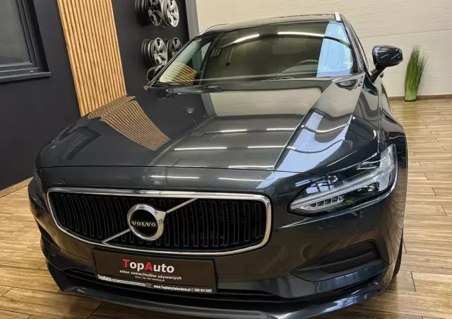 VOLVO V90 D4 Momentum Pro