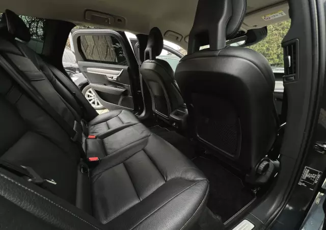 VOLVO V90 D4 Momentum Pro