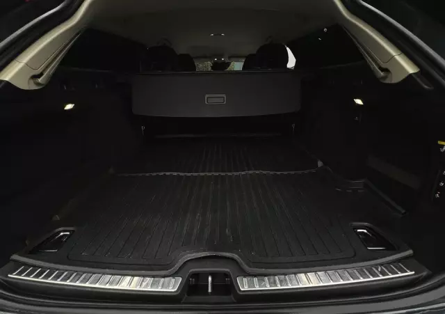 VOLVO V90 D4 Momentum Pro