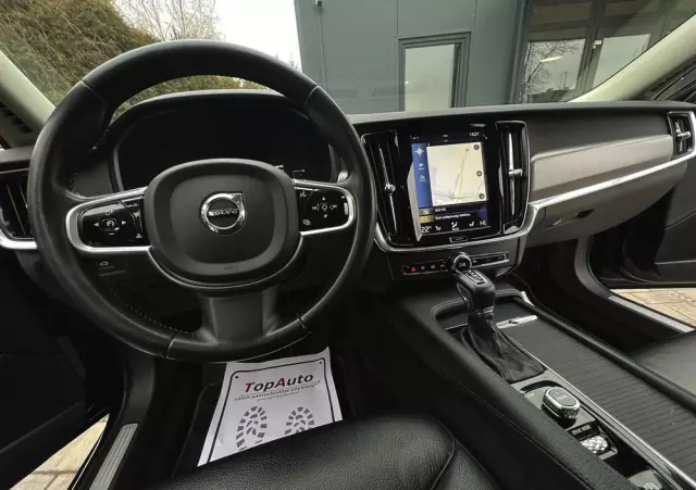 VOLVO V90 D4 Momentum Pro