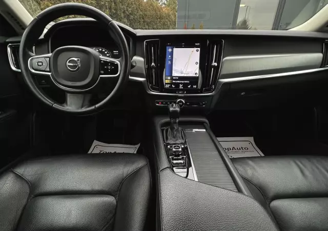 VOLVO V90 D4 Momentum Pro