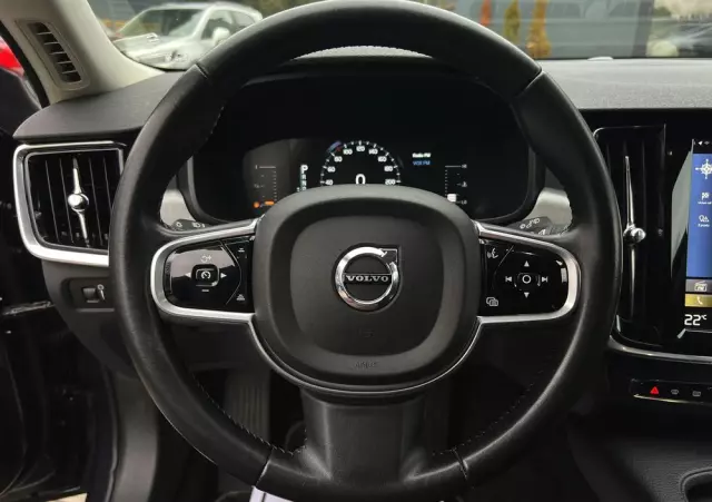 VOLVO V90 D4 Momentum Pro