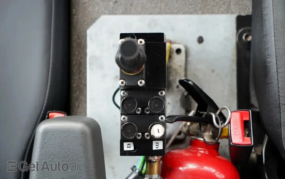 RENAULT D 16.240 / 4X2 / WYWROTKA / SPECJALISTYCZNY / DROGOWY / ZBIORNIK DO LANIA ASFALTU / EURO 6 / SPROWADZONY 