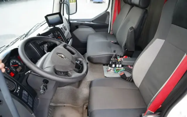 RENAULT D 16.240 / 4X2 / WYWROTKA / SPECJALISTYCZNY / DROGOWY / ZBIORNIK DO LANIA ASFALTU / EURO 6 / SPROWADZONY 