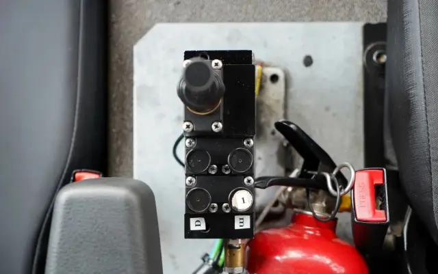 RENAULT D 16.240 / 4X2 / WYWROTKA / SPECJALISTYCZNY / DROGOWY / ZBIORNIK DO LANIA ASFALTU / EURO 6 / SPROWADZONY 