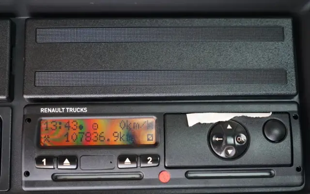 RENAULT D 16.240 / 4X2 / WYWROTKA / SPECJALISTYCZNY / DROGOWY / ZBIORNIK DO LANIA ASFALTU / EURO 6 / SPROWADZONY 