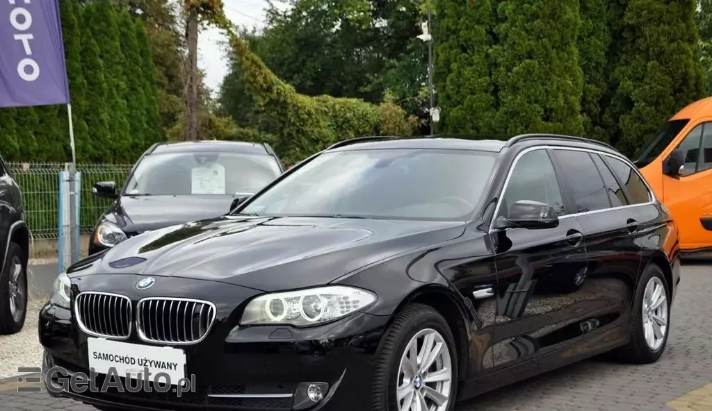 BMW Seria 5 528i (245 KM) xDrive Steptronic