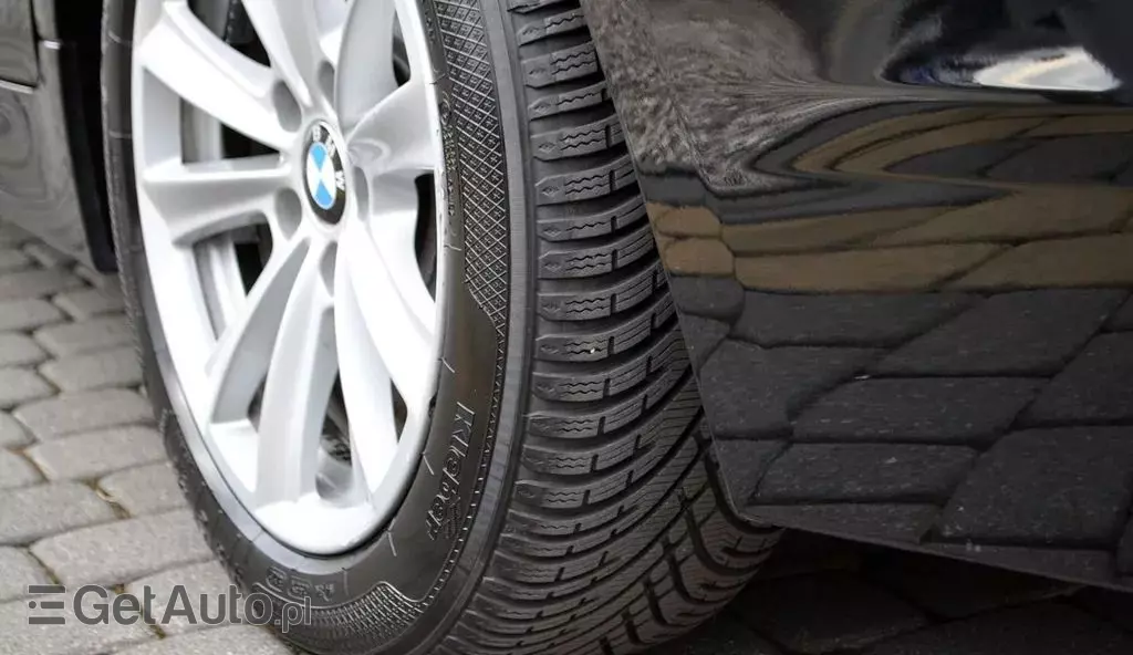 BMW Seria 5 528i (245 KM) xDrive Steptronic