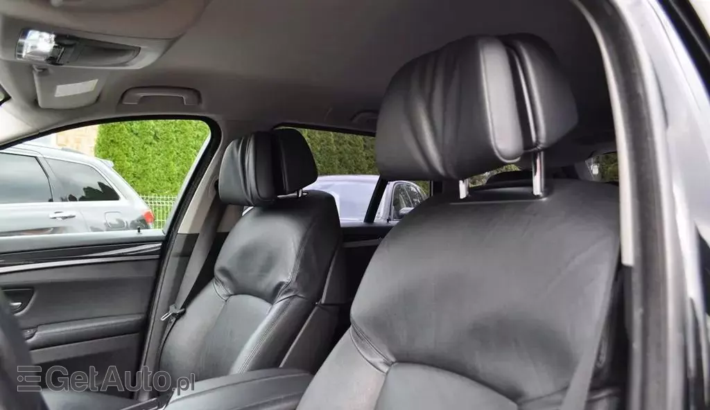 BMW Seria 5 528i (245 KM) xDrive Steptronic