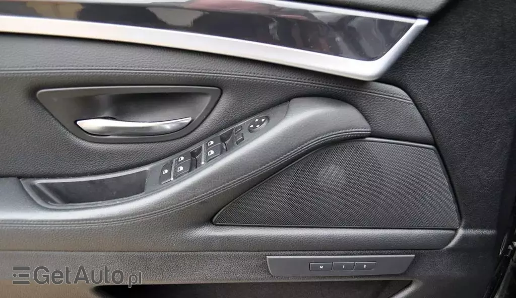 BMW Seria 5 528i (245 KM) xDrive Steptronic