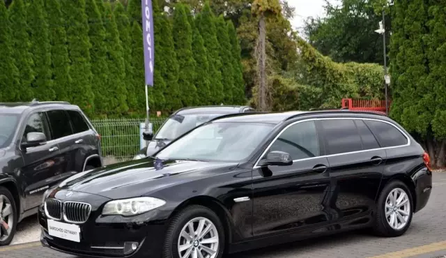 BMW Seria 5 528i (245 KM) xDrive Steptronic