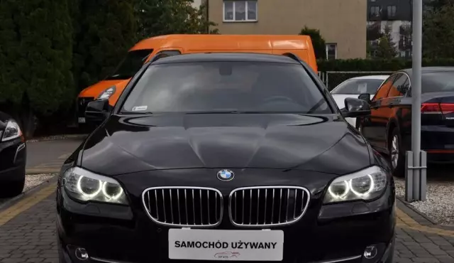 BMW Seria 5 528i (245 KM) xDrive Steptronic