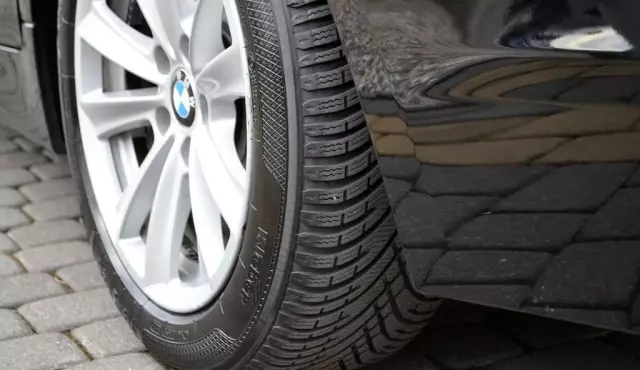 BMW Seria 5 528i (245 KM) xDrive Steptronic