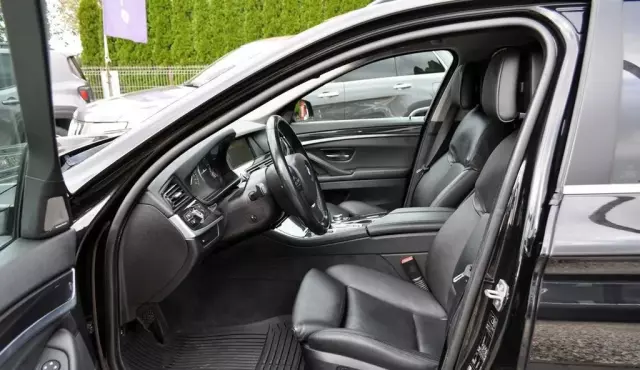 BMW Seria 5 528i (245 KM) xDrive Steptronic