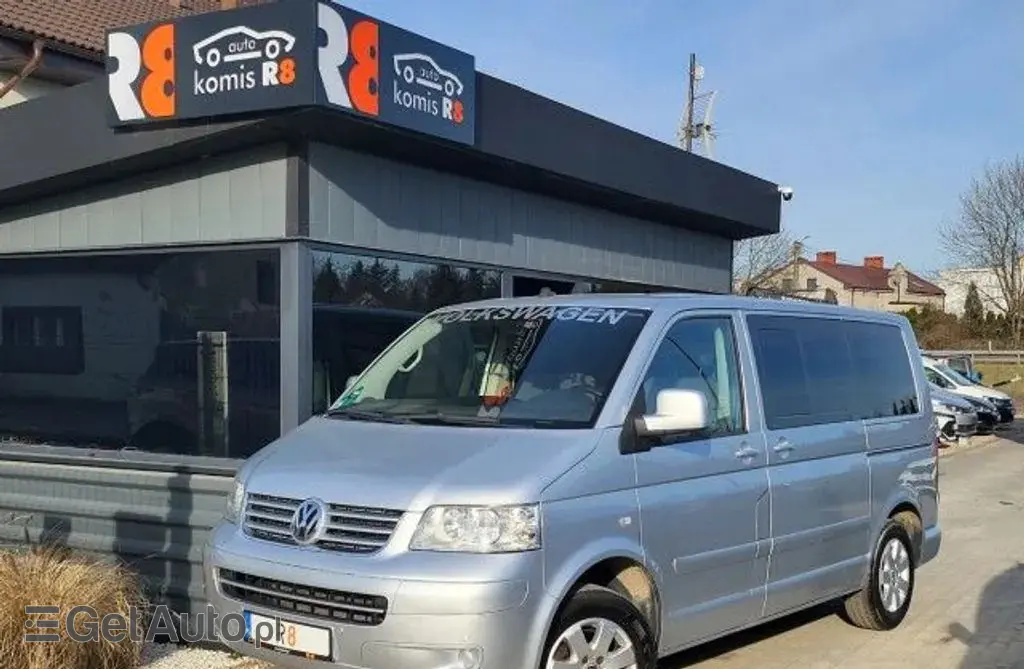 VOLKSWAGEN Multivan 