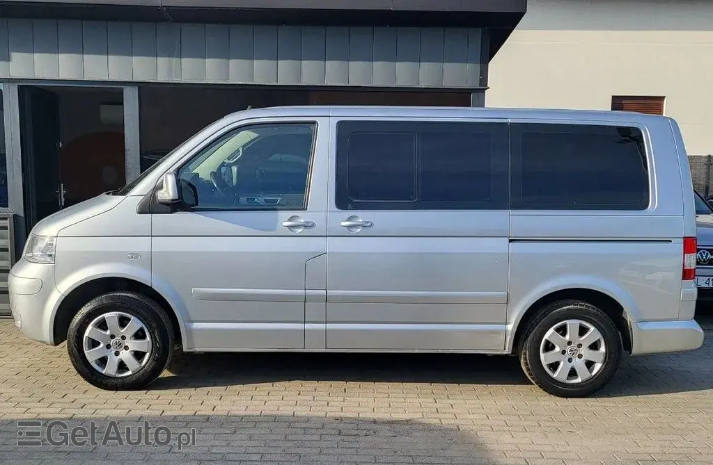 VOLKSWAGEN Multivan 