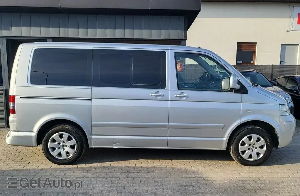 VOLKSWAGEN Multivan 