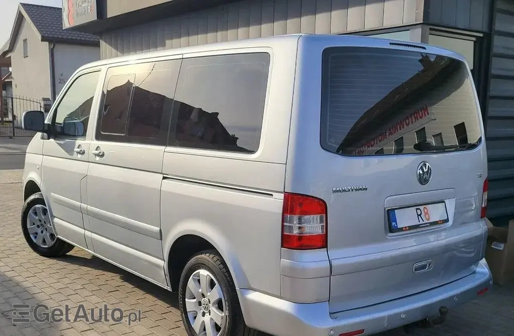 VOLKSWAGEN Multivan 