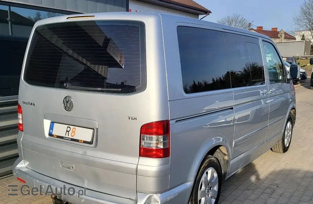 VOLKSWAGEN Multivan 