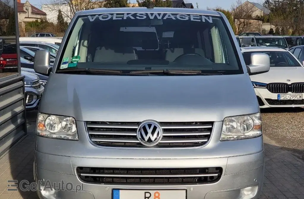 VOLKSWAGEN Multivan 