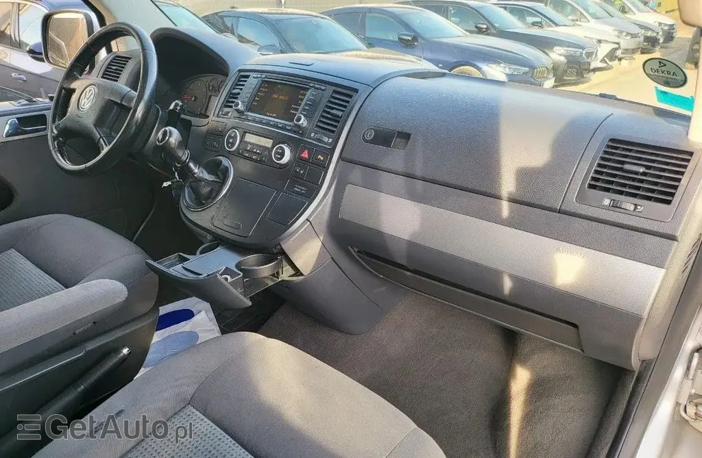 VOLKSWAGEN Multivan 