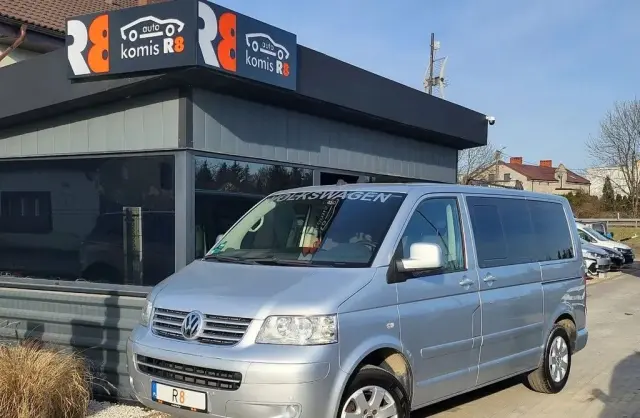 VOLKSWAGEN Multivan 