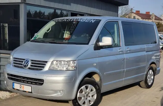 VOLKSWAGEN Multivan 