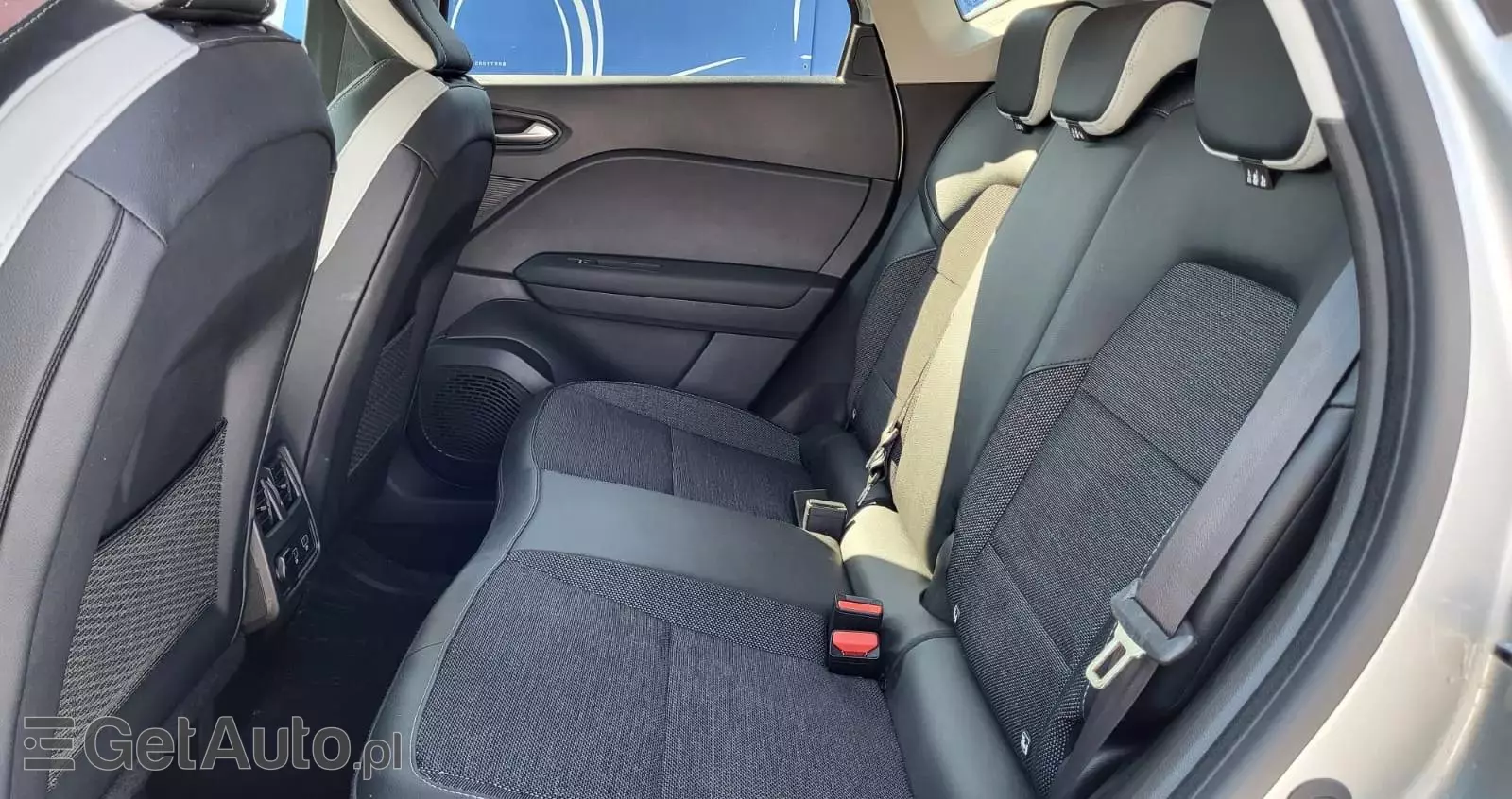 RENAULT Captur TCe Mild Hybrid 140 EDC GPF EVOLUTION