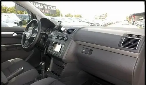 VOLKSWAGEN Touran 