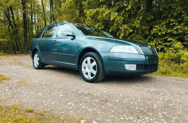 SKODA Octavia 
