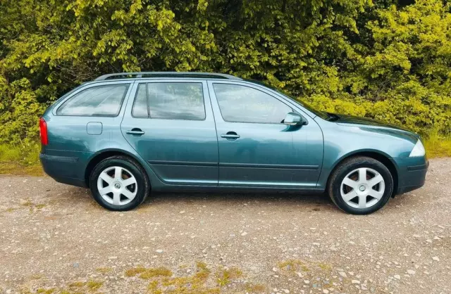 SKODA Octavia 