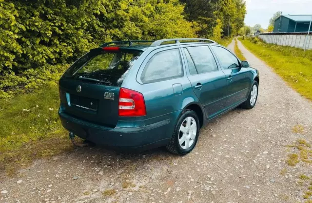 SKODA Octavia 