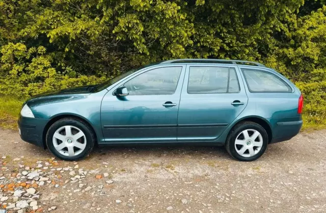 SKODA Octavia 