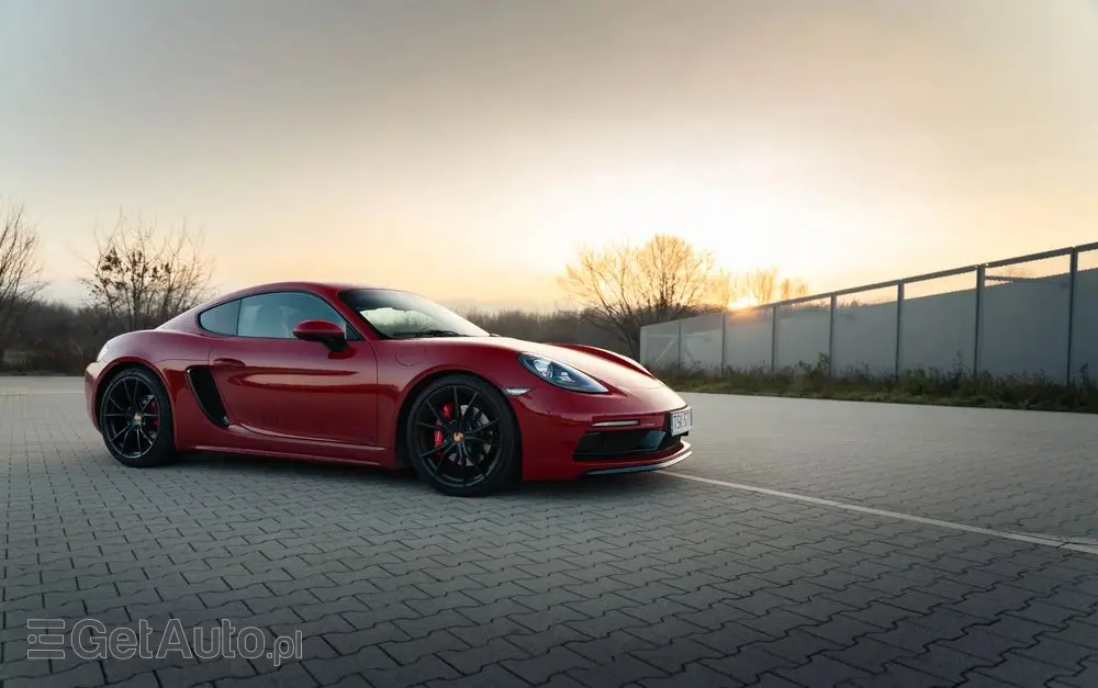 PORSCHE Cayman 