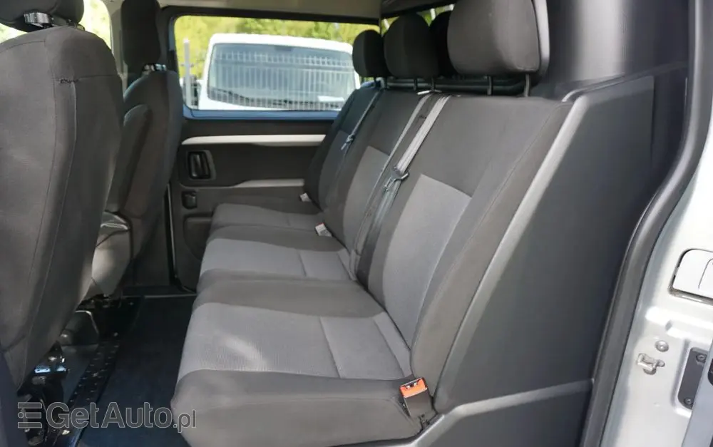 PEUGEOT Expert 2.0 L2 EHZ EAT8