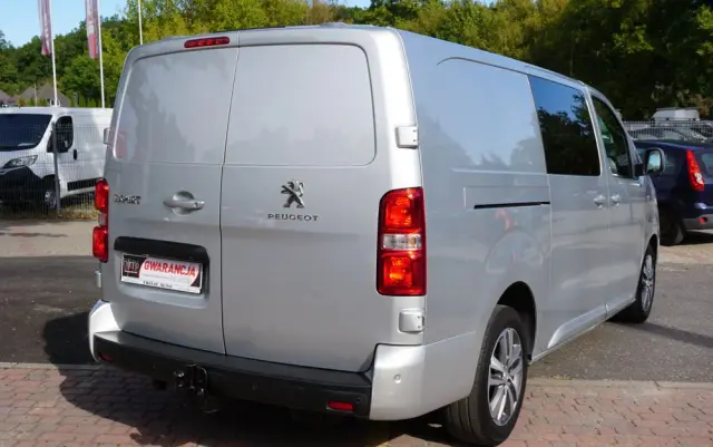 PEUGEOT Expert 2.0 L2 EHZ EAT8